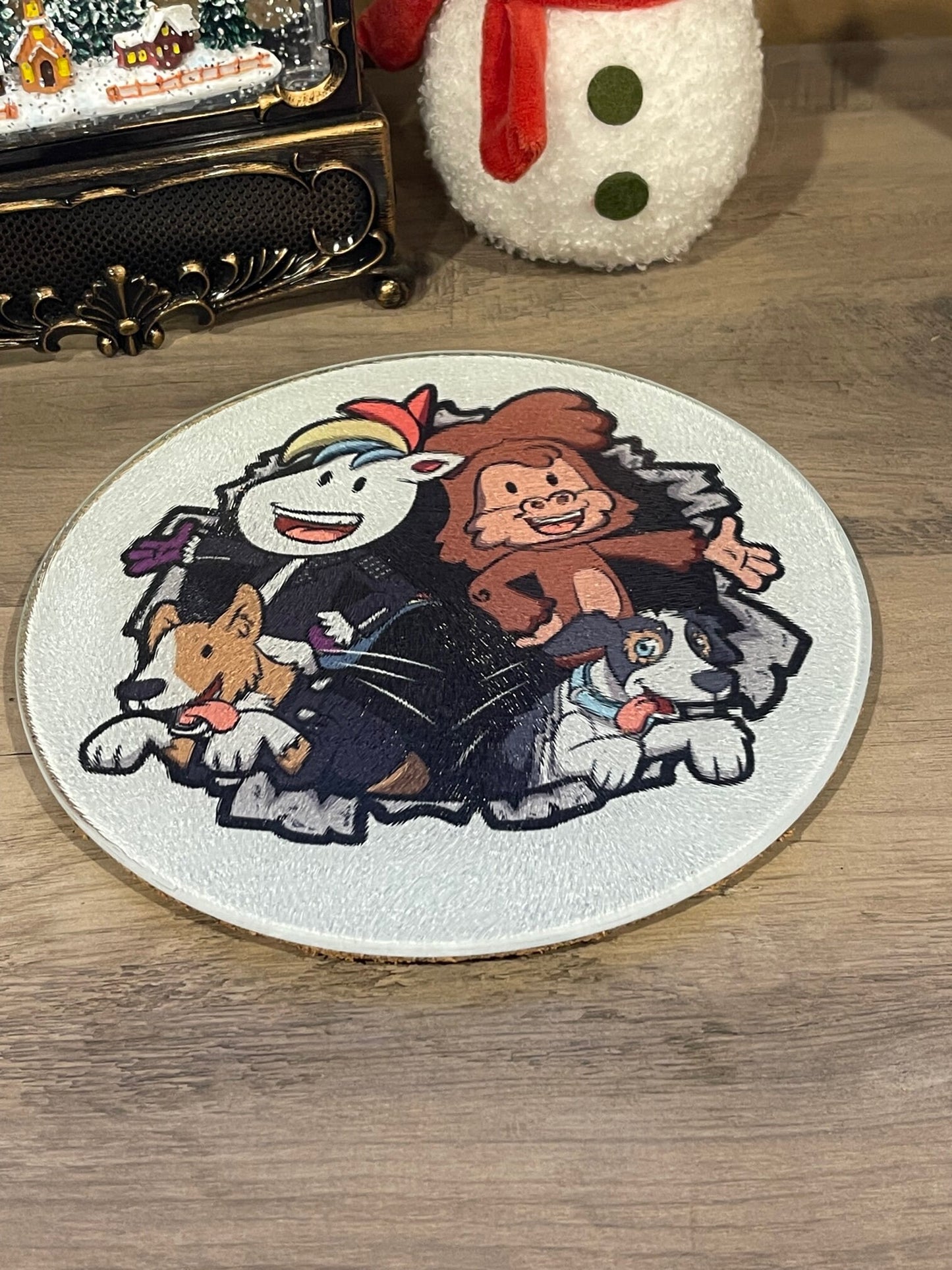 Designer glass cutting board Round - Bigfoot | Frenchie | choose your design
