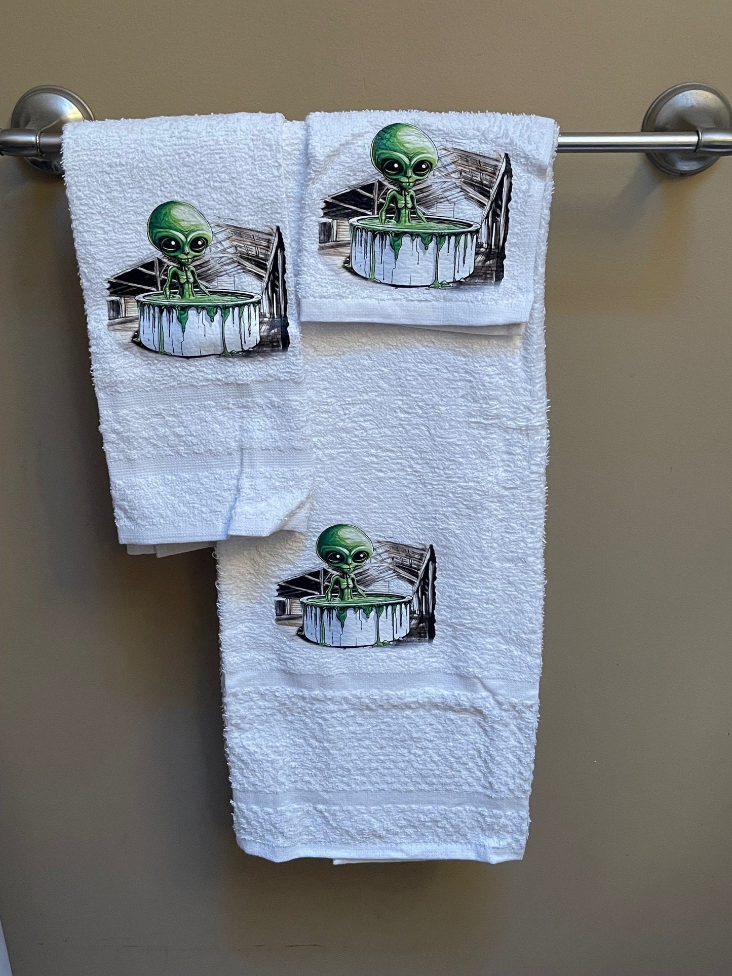 Bathing Alien wash rag, hand towel, bath towel set or individual - bathroom decor
