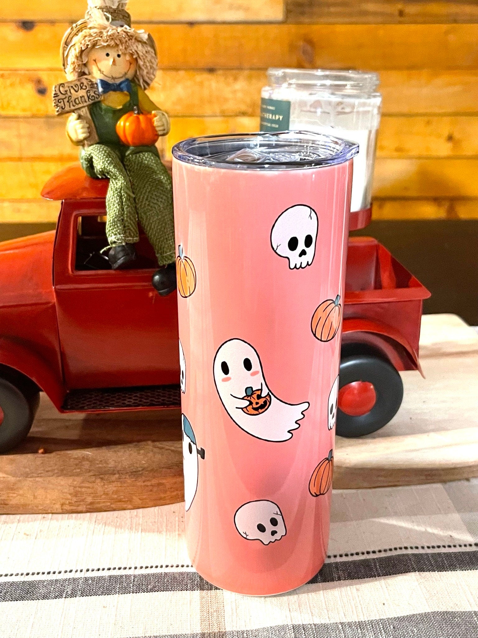 Cute ghosts, pumpkins & skulls 20oz tumbler