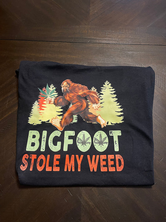 Bigfoot stole my weed t-shirt (black)